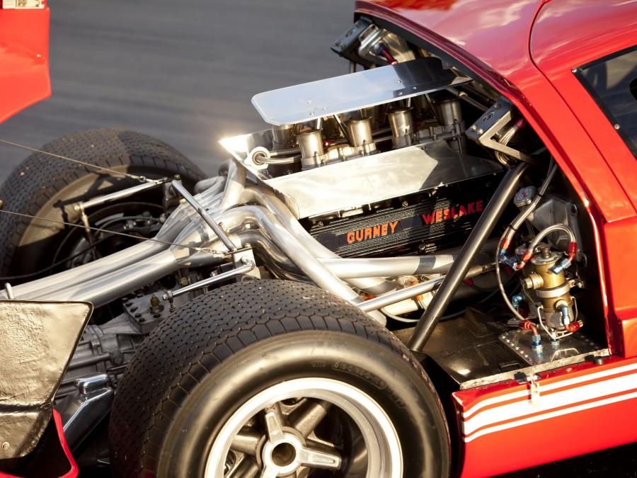  Ford GT40 Race Car 1966 года  (фото 5 из 8)